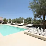 Marina E נוטו