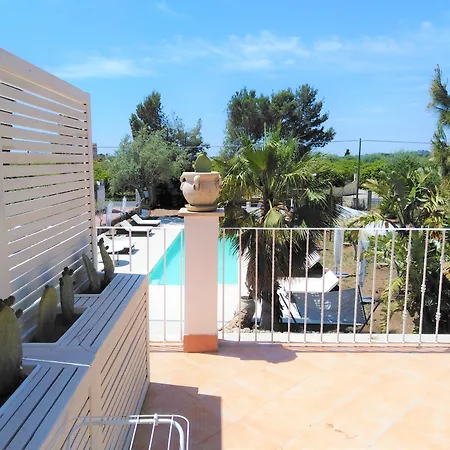 Marina E Aparthotel 3*