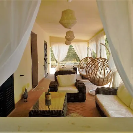 Marina E Aparthotel 3*