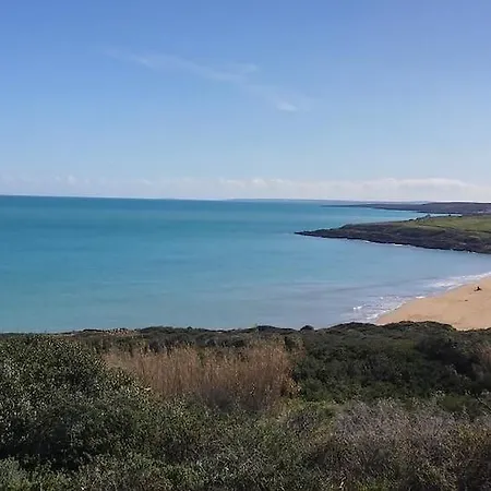 Marina E Apartahotel 3*