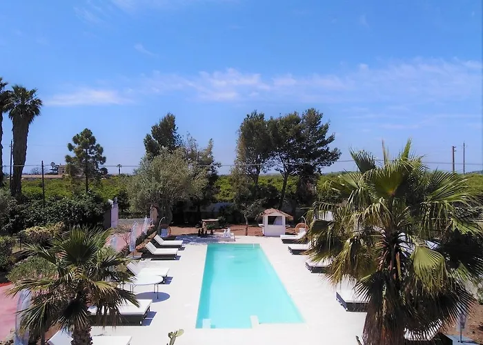 Marina E Aparthotel
