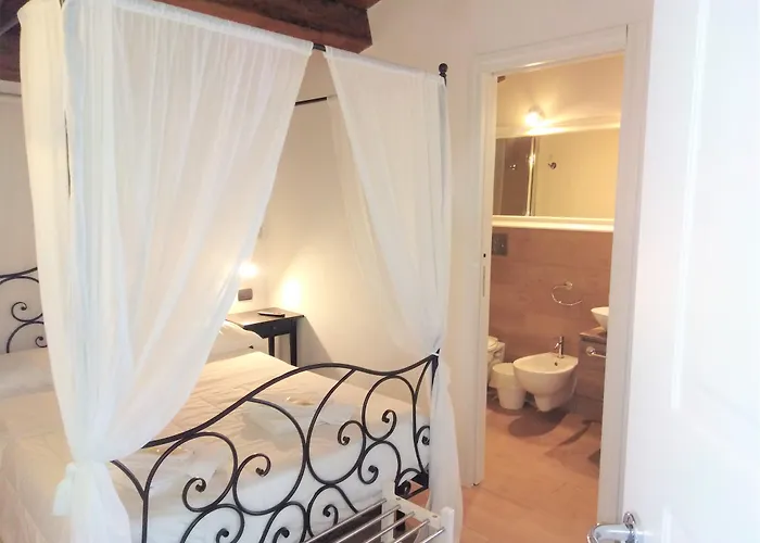 Marina E Aparthotel