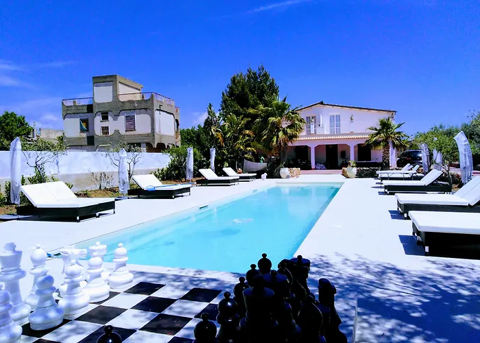 Marina E Aparthotel